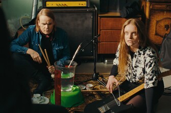 Jossain on valo joka ei sammu -elokuvan pressikuva